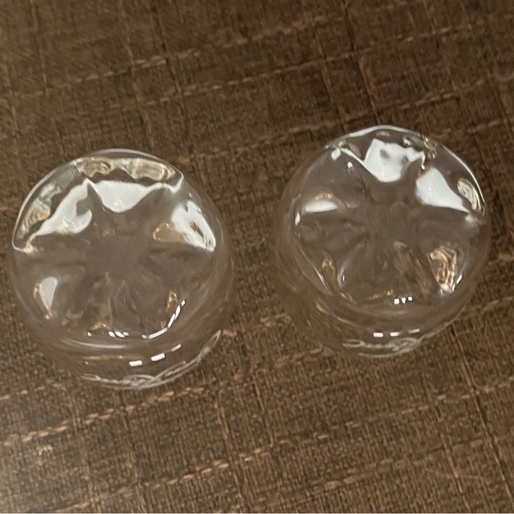 2 Crown Royal vintage shot glasses - Picture 6 of 7